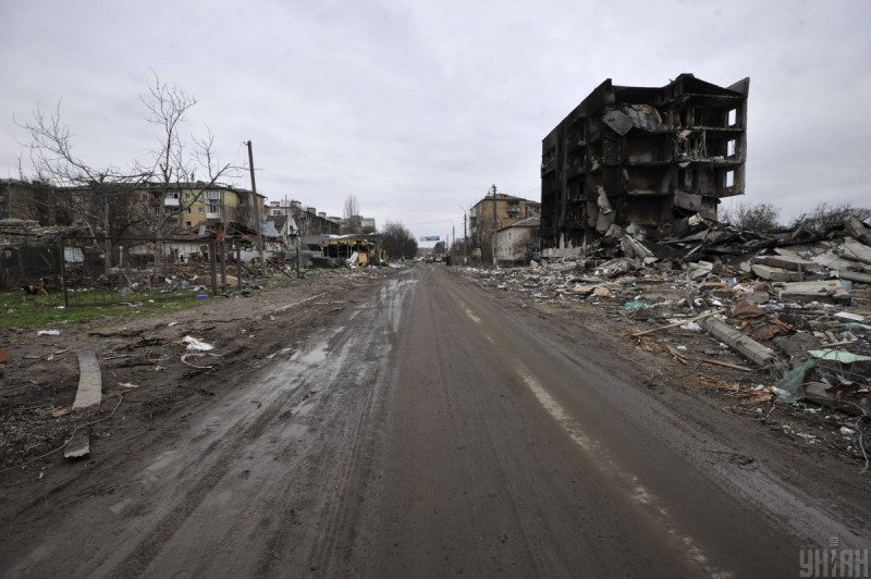 На Киевщине нашли новую братскую могилу с гражданскими и около 10 расстрелянных авто с телами