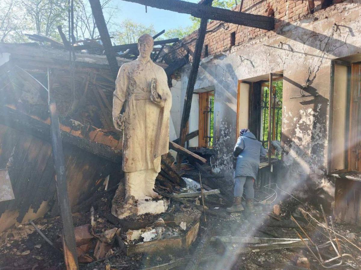 Музей Сковороди після ракетного удару Музей Сковороди після ракетного удару