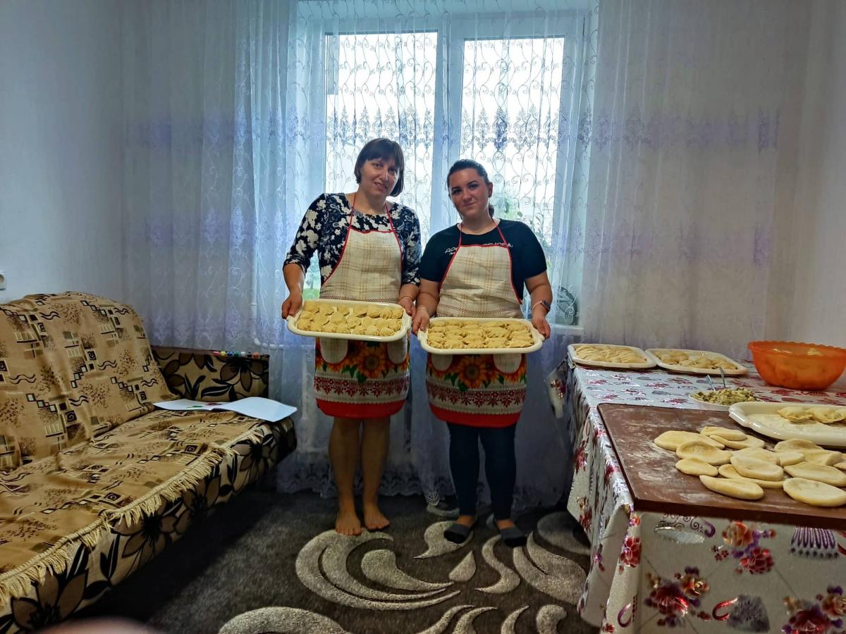 Житель Черкас щотижня робить тисячу вареників для військових на фронті Житель Черкас щотижня робить тисячу вареників для військових на фронті