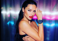 Ангел Victoria's Secret Адриана Лима показала полное обнажение для обложки глянца