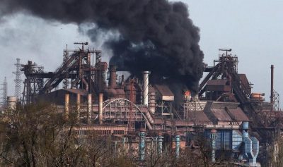 Орки обстріляли на Азовсталі евакуаційне авто: є загиблий і поранені Орки обстріляли на Азовсталі евакуаційне авто: є загиблий і поранені