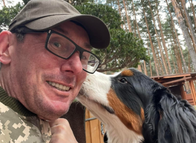 Экс-генпрокурор Украины Юрий Луценко в военной амуниции показал фото из окопа Экс-генпрокурор Украины Юрий Луценко в военной амуниции показал фото из окопа