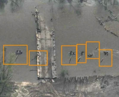 оккупанты утопили танки