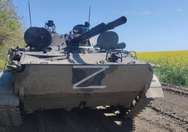 Рашисти в паніці втекли з поля бою: у ЗСУ похвалилися трофейною БМП і зброєю