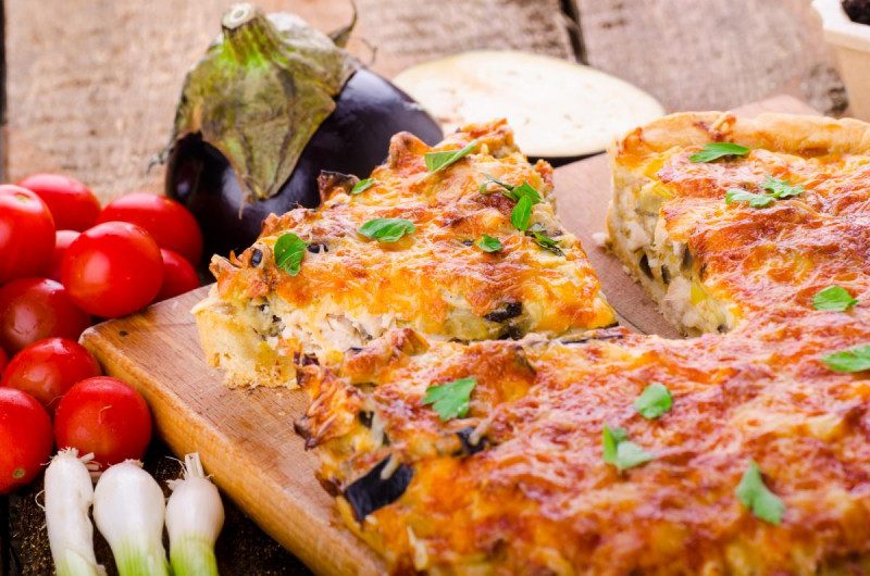 Найсмачніший пиріг з листкового тіста за 10 хвилин: простий рецепт