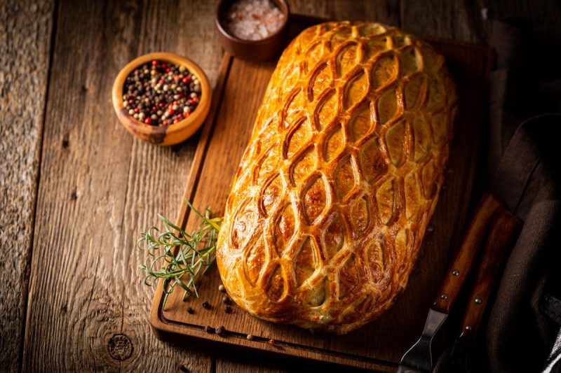 Самый простой и очень вкусный пирог с беконом: готовится молниеносно и на вкус неповторимый