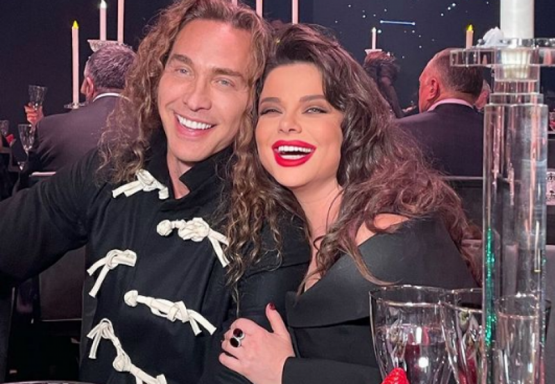 Проміняла Україну на труси: Наташа Корольова засвітилася на концерті в обіймах рашиста-Тарзана