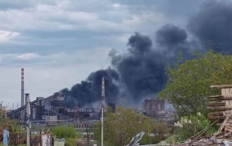 "Ад, сошедший на землю": появились жуткие кадры с окруженной Азовставли