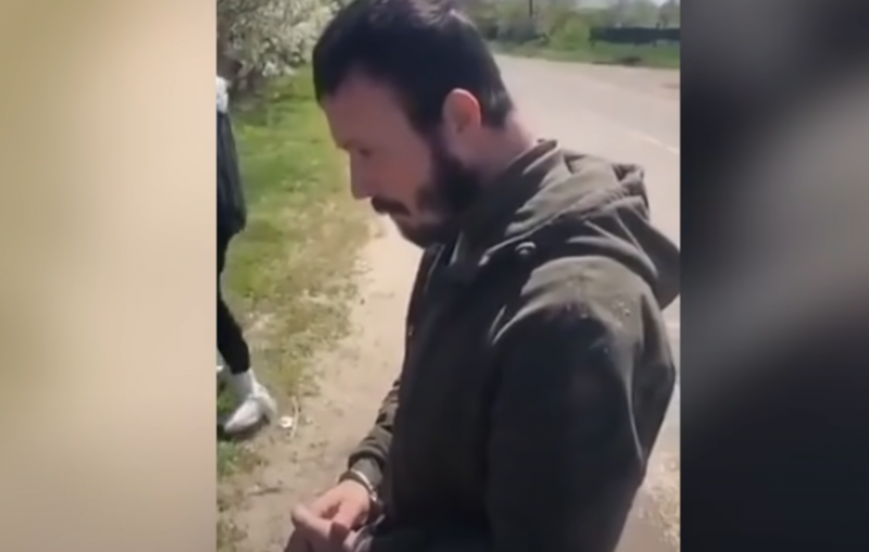 Окупант здався в полон через місяць поневірянь Київщиною: дізнавшись останні новини з фронту, він побілів