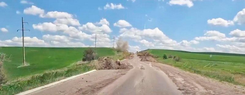 "Котел" на Луганщине: Гайдай ответил на слухи о "перекрытии" трассы на Лисичанск