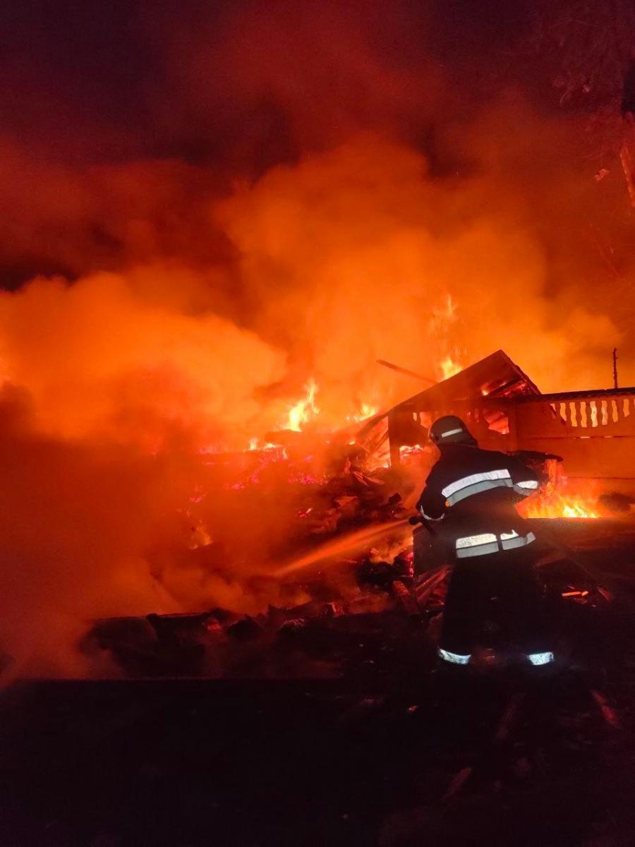 В Харькове возникли пожары из-за вражеских обстрелов