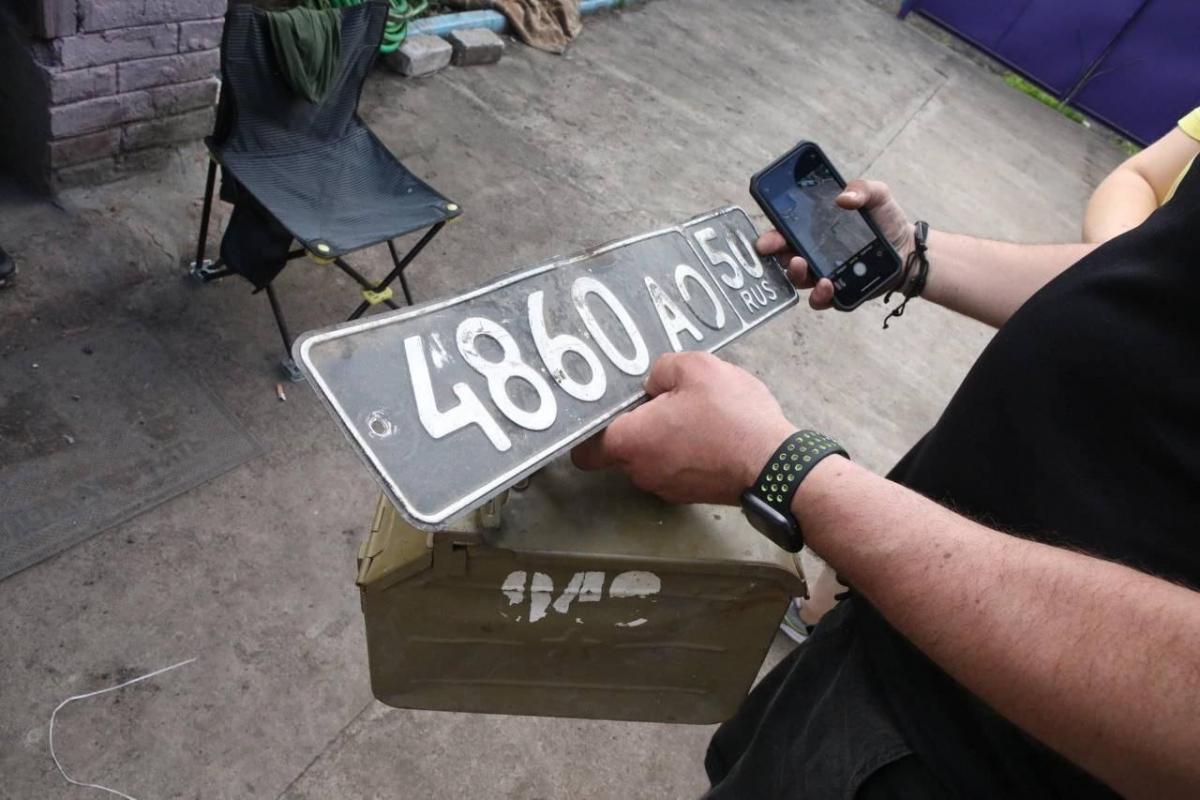 'Армия бомжей': на Харьковщине оккупанты украли у украинцев плитку, но домой не довезли 'Армия бомжей': на Харьковщине оккупанты украли у украинцев плитку, но домой не довезли