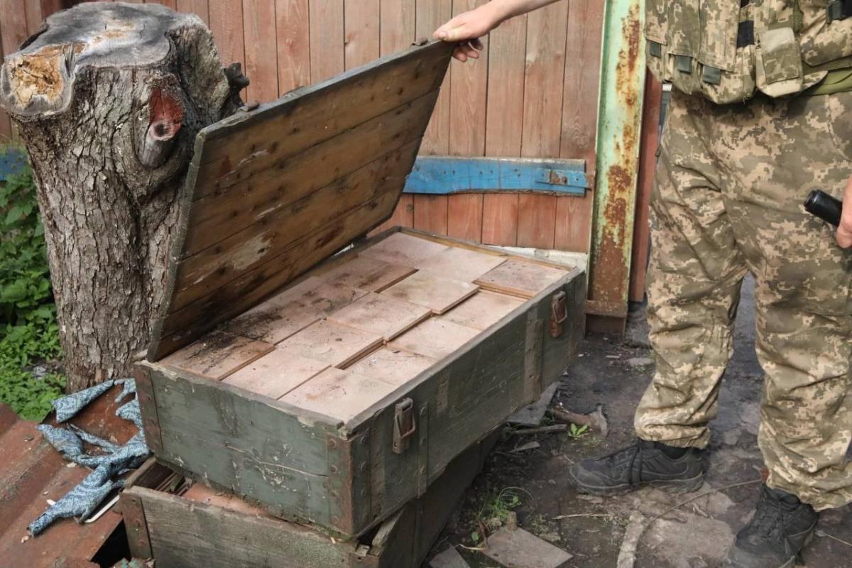 'Армия бомжей': на Харьковщине оккупанты украли у украинцев плитку, но домой не довезли 'Армия бомжей': на Харьковщине оккупанты украли у украинцев плитку, но домой не довезли