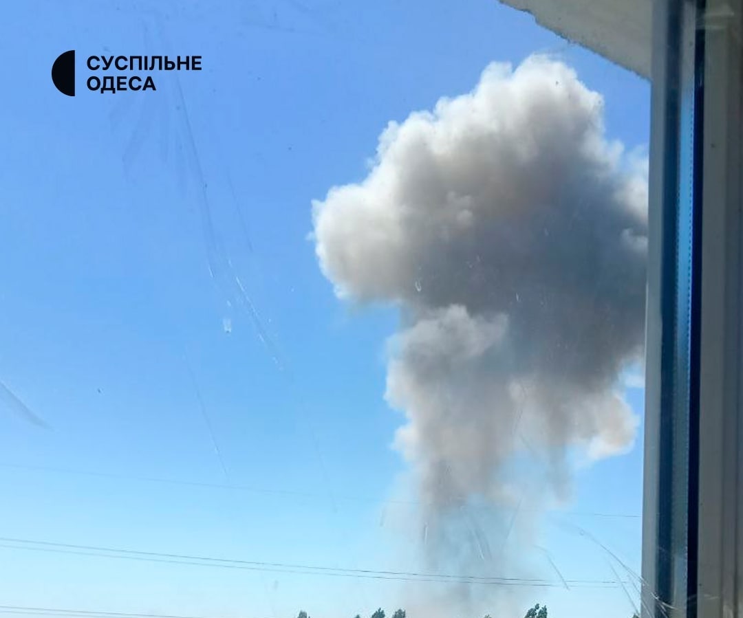Другий за день ракетний удар по Одесі: у місті пролунали потужні вибухи