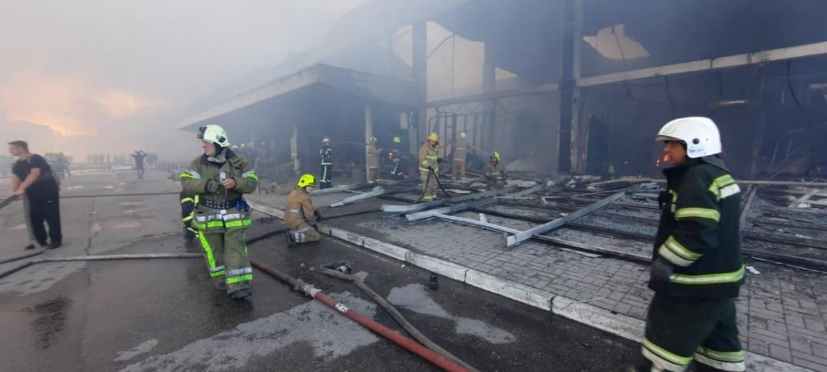 Пожежа у Кременчуці після ракетного удару