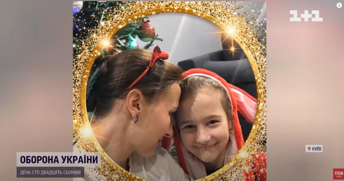 'Летіла спиною донизу': жінка, яка пережила ракетний удар по Києву, розповіла, як рятувала дочку