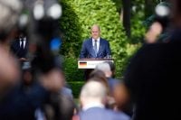 Шольц оскандалився заявою про заборону видачі віз росіянам