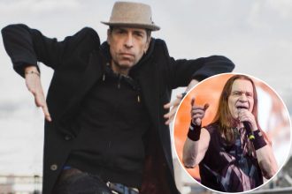 Лидер группы Ногу Свело! подколол Валерия Кипелова за его слова про войну в Украине Лидер группы Ногу Свело! подколол Валерия Кипелова за его слова про войну в Украине