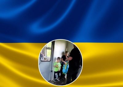 У Росії хам-"патріот" накинувся на хлопчиська з жовто-синім рюкзаком