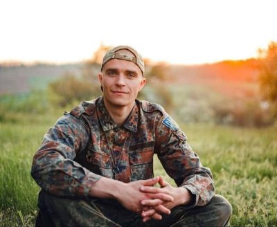 Віддав життя за Україну: у боях на Донбасі загинув активіст Павло Добротворський