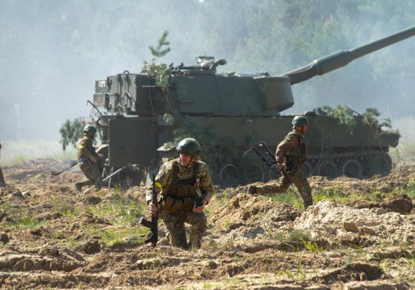 Розриває рашистів на шматки: Залужний показав потужні САУ М109А3 на передовій