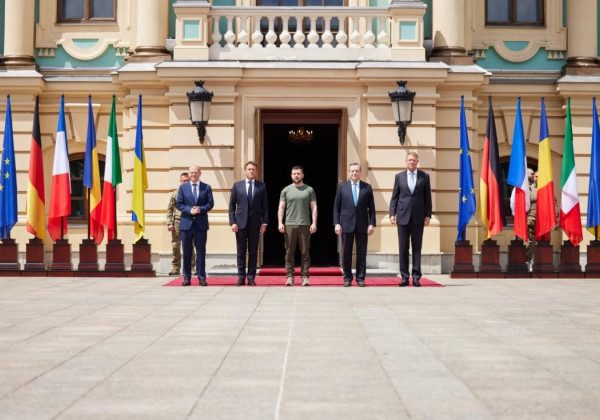 Зеленський зустрівся з лідерами чотирьох країн: у Маріїнському палаці розпочались переговори