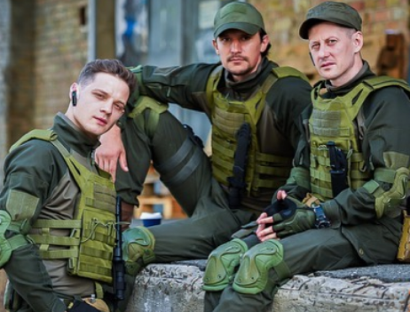 Звезда Киборгов и Клятвы врача совершил каминг-аут, как гей