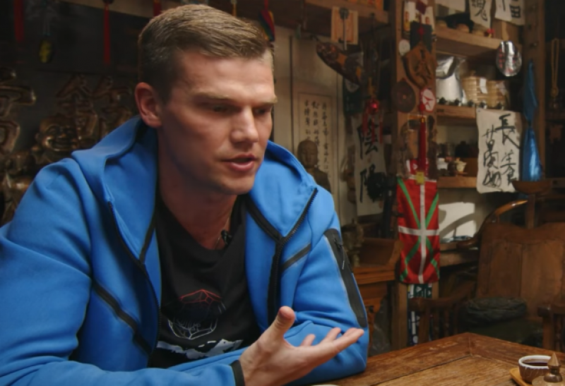 "Мы все виноваты, это надо остановить": экс-капитан сборной России требует сильней наказать россиян