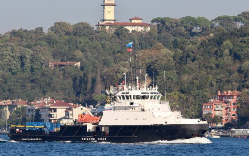 ВСУ попали ракетой в российский буксир "Василий Бех", который доставлял вооружение на Змеиный