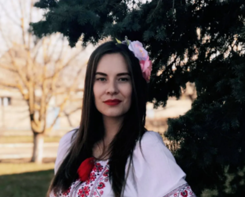 Заполняла журналы в школе: на Херсонщине после обстрелов войск РФ погибла молодая учительница