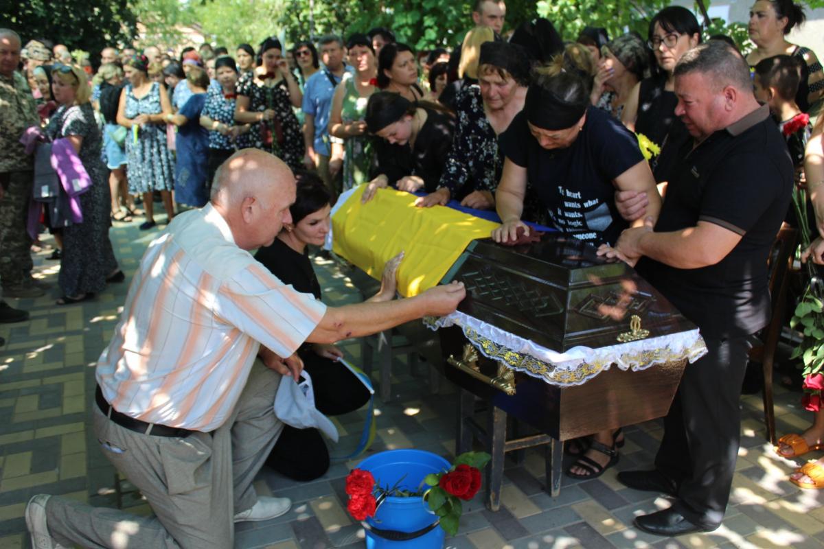 На Одещині попрощалися з 23-річним загиблим пілотом Євгеном Качаєм