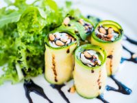 Самая вкусная и нежная закуска из кабачков: простой рецепт рулетиков