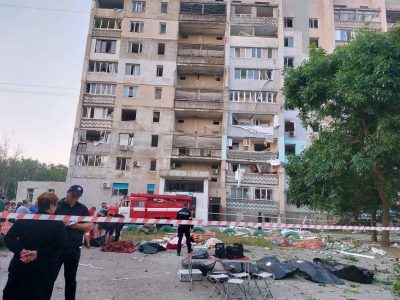 Ракетний удар по 9-поверхівці та базах відпочинку на Одещині: 18 людей загинули, ще 30 - поранено