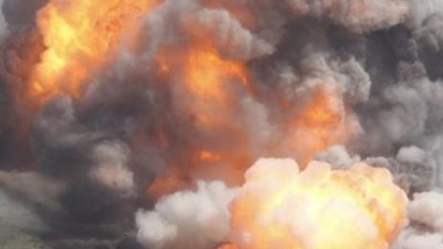 Пожар и взрывы под Мариуполем: партизаны уничтожили бронетехнику на базе россиян