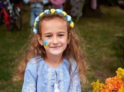 7-річна волонтерка Іра 7-річна волонтерка Іра