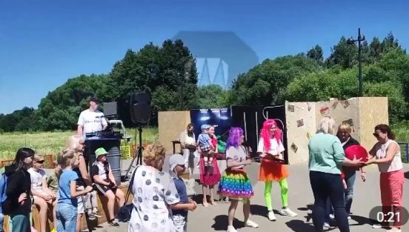 Скрепы треснули: в Подмосковье провели детский праздник под песню запрещенной из-за войны группы