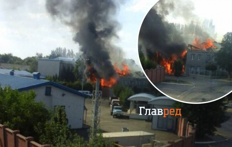"Чому так шкварками смердить?": ЗСУ підпалили казарму окупантів у Ясинуватій