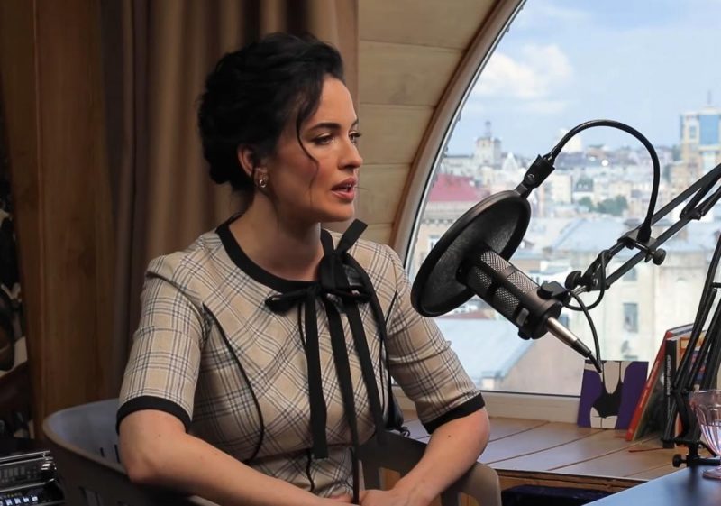 Взяли шуби і виїхали з України: Астаф’єва розповіла, хто першим дізнався про війну і втік