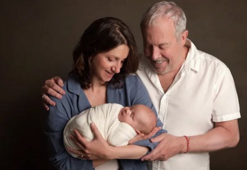 Молодая жена Андрея Макаревича впервые показала лицо трехмесячного сына музыканта