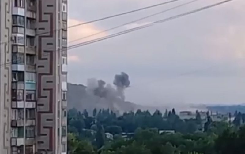 Оккупантов уничтожили вместе с техникой: в Горловке взлетела на воздух база РФ