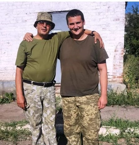 Исполнилось 18 - пошел воевать вместе с отцом: на Донбассе оккупанты ракетой убили юношу