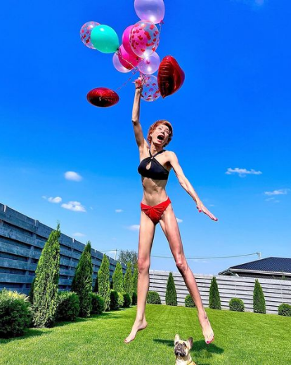 Олена-Христина Лебідь Олена-Христина Лебідь