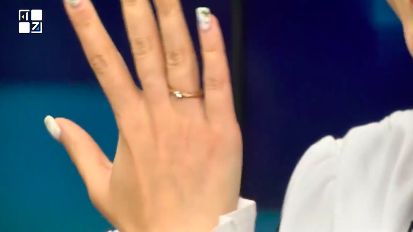 Ведущей сделали предложение