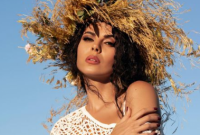 Неймовірна і магічна: Настя Каменських у напівпрозорій сукні розвіяла чутки про вагітність