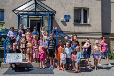 Скандал в Кракове: украинских беженцев с детьми на руках выгоняют из общежитий