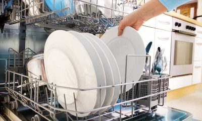 Як не зіпсувати посуд: що категорично заборонено мити в посудомийці - секрети господиням