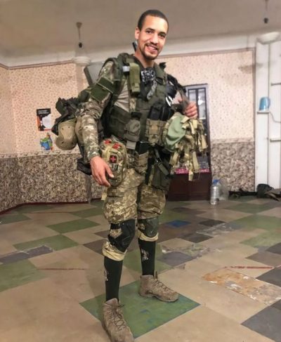 Накрыли кассетными бомбами: украинский актер показал, как сильно его поранили на передовой