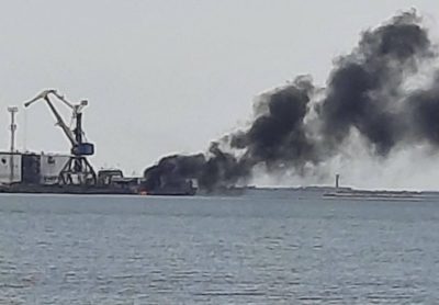 В окупованому Бердянську прогремів потужний вибух: над портом піднявся стовп диму