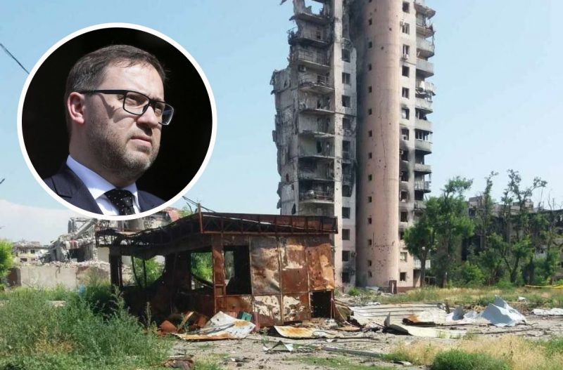 "Мариупольской трагедии могло бы не быть": в Польше заявили, что город можно было бы спасти