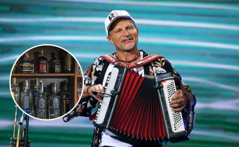 Залишили в ліжку півпляшки горілки: Олег Скрипка розповів, як росіяни розорили його дачу в Бучі